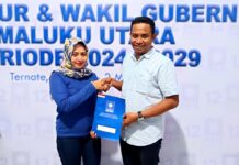 Calon Gubernur Maluku Utara, Benny Laos Kembalikan Formulir PAN