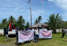 Warga Pulau Makian Gelar Aksi Soroti Kinerja PLN, Proyek Jalan Lingkar dan Status Pasar Desa Walo