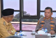 Wali Kota Tidore Bersama Warga Gurabati Sambangi SPN Polda Malut