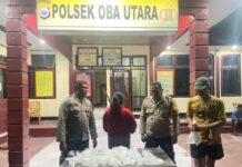 Personel Polsek Oba Utara Amankan Puluhan Kantong Miras Cap Tikus