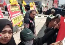 Bupati Bogor Lari dari Warga Korban Tol Desari