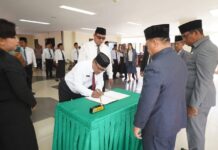 Bupati Piet Hein Babua Lantik Sejumlah Pejabat Eselon III di Lingkungan Pemkab Halut