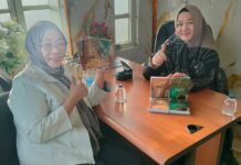 Ajib Tour Distribusikan 100 Buku Tabungan Umroh untuk Jamaah Malut, Permudah Akses ke Tanah Suci