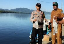 Pemdes Kusubibi dan Bhabinkamtibmas Sita 86 Botol Cap Tikus dalam Razia Miras