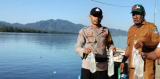 Pemdes Kusubibi dan Bhabinkamtibmas Sita 86 Botol Cap Tikus dalam Razia Miras