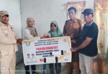 Pemdes Toin Salurkan BLT dan Insentif kepada Warga Penerima Manfaat