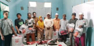 Pemdes Toin Salurkan Bantuan Sarana Penunjang kepada Nelayan dan Warga