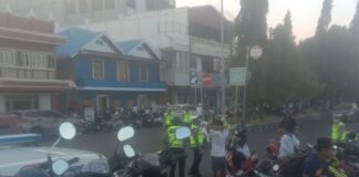 Polda Maluku Utara Gelar Razia Kendaraan, Sejumlah Pengendara Diperiksa, Motor Diangkut Polisi